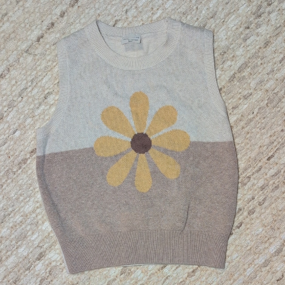 Abercrombie Kids 7/8 Neutral Daisy Knit Sweater Vest Layer Year Round